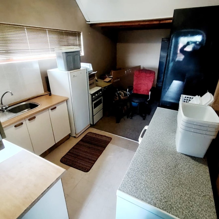 6 Bedroom Property for Sale in Baysville Eastern Cape